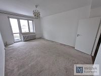 Prodej bytu 3+1 s balkonem, 68 m² v Českém Těšíně – ulice Zelená - 20260512_104711.jpg