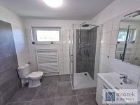 Pronájem  2+kk (58 m²) se zahradou a parkováním – Návsí - 20260520_104957.jpg