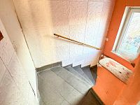 Prodej RD s dvěma byty, průchozí garáží i dvorem se zahradou - Obrázek k zakázce č.: 724391