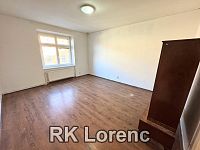 Prodej RD s dvěma byty, průchozí garáží i dvorem se zahradou - Obrázek k zakázce č.: 724391