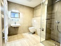 Pronájem novostavby bytu 2+kk s balkonem a gar. stáním na ul. třída Generála Píky - Obrázek k zakázce č.: 726991