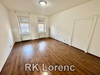 Pronájem RD s dvěma byty, průchozí garáží i dvorem se zahradou - Obrázek k zakázce č.: 724391