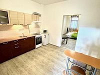 Pronájem RD s dvěma byty, průchozí garáží i dvorem se zahradou - Obrázek k zakázce č.: 724391