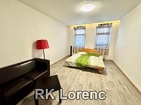 Pronájem RD s dvěma byty, průchozí garáží i dvorem se zahradou - Obrázek k zakázce č.: 724391