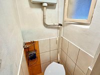 Pronájem RD s dvěma byty, průchozí garáží i dvorem se zahradou - Obrázek k zakázce č.: 724391