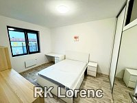 Prodej výjimečného bytu 2+kk s okrasnou zahradou i parkovacím stáním - Obrázek k zakázce č.: 706906