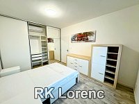 Prodej výjimečného bytu 2+kk s okrasnou zahradou i parkovacím stáním - Obrázek k zakázce č.: 706906