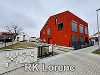 Prodej výjimečného bytu 2+kk s okrasnou zahradou i parkovacím stáním - Obrázek k zakázce č.: 706906