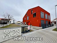 Prodej výjimečného bytu 2+kk s okrasnou zahradou i parkovacím stáním - Obrázek k zakázce č.: 706906