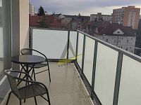 Pronájem velkého vybaveného bytu 1kk s balkonem v Jírovcově ulici - TFMW5764.JPG