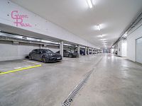 Pronájem 2 kk s balkonem a vlastním parkovacím stáním – Brno. - Zderadova_023 garáž.jpg