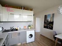 Pronájem bytu 1+1 s balkonem ve Šlapanicích u Brna - 2.jpg