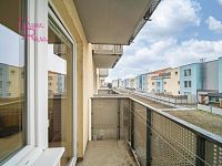 Pronájem 2 kk s balkonem a vlastním parkovacím stáním – Brno. - Zderadova_012 balkon.jpg