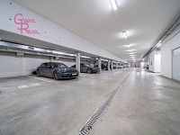 Pronájem 2 kk s balkonem a vlastním parkovacím stáním – Brno. - Zderadova_024 garáž.jpg