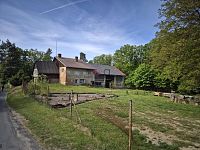 Prodej zemědělské usedlosti v k.ú. Lasvice s pozemekm 2028m2. - 2111970e-8395-4f5a-989c-ee3d2f2dbc78.JPG