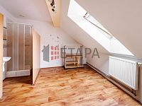 Prodej víceúčelového domu s bytem, penzionem a restaurací – Ražice u Písku - pokoj