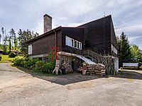 Prodej rekreačního areálu v Jihočeském kraji v okrese Jindřichův Hradec. - hlavní budova