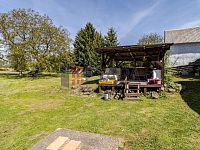 Prodej venkovského stavení s velkou zahradou ve Chvalkovicích v okrese Jindřichův Hradec. - pozemek