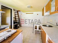 Prodej zděné chaty s velkou zahradou u Týna nad Vltavou. - 1. NP