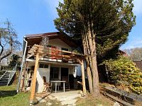 Prodej zděné chaty s velkou zahradou u Týna nad Vltavou.