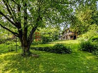 Prodej zděné chaty s velkou zahradou u Týna nad Vltavou. - zahrada