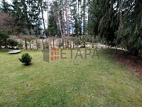 Pronájem zděné chaty se zahradou v osadě Lojzovy Paseky u Vodní nádrže Lipno. - zahrada