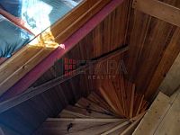 Prodej prostorné zděné chaty 3+1 s terasou v malebné lokalitě u obce Doudleby - schodiště