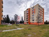 Prodej bytu 4+1 s lodžií v ulici Budovatelská v Trhových Svinech. - dům