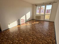 Pronájem bytu 3+1 s lodžíí v ul.K.Chocholy v Českých Budějovicích - IMG_4427.JPG