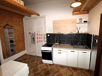 Pronájem bytu 1+1 v ulici Heydukova v Českých Budějovicích. - kuchyně