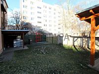 Pronájem bytu 1+1 v ulici Heydukova v Českých Budějovicích. - zahrada