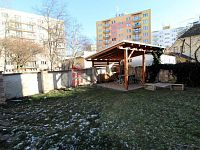 Pronájem bytu 1+1 v ulici Heydukova v Českých Budějovicích. - zahrada