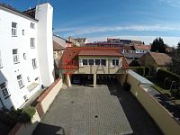 Pronájem zabezpečeného krytého parkovacího stání ve Skuherského ul. v Českých Budějovicích - Foto 4