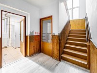 Prodej rodinného domu v Borovnici u Českých Budějovic. - schodiště