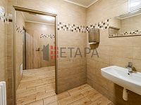 Prodej 100% podílu v s. r. o. s budovou v Českých Budějovicích. - toalety