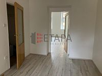 Pronájem rekonstruovaného bytu 2kk ve zděném domě v ul.Skuherského v Českých Budějovicích - 4794E7CC-77BC-42F5-99DF-369C29D3AB47.JPG