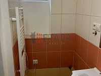 Pronájem rekonstruovaného bytu 2kk ve zděném domě v ul.Skuherského v Českých Budějovicích - 9BAA52BD-84A4-4782-B05A-501930644D4C.JPG