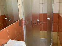 Pronájem rekonstruovaného bytu 2kk ve zděném domě v ul.Skuherského v Českých Budějovicích - A788D52E-7D60-4E6A-9388-E0B7502EE79A.JPG