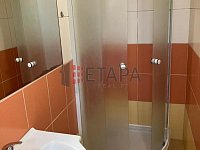 Pronájem rekonstruovaného bytu 2kk ve zděném domě v ul.Skuherského v Českých Budějovicích - A788D52E-7D60-4E6A-9388-E0B7502EE79A.JPG