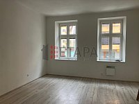 Pronájem rekonstruovaného bytu 2kk ve zděném domě v ul.Skuherského v Českých Budějovicích - B12E75B2-24F0-45D4-8FF2-70AE945DE87D.JPG