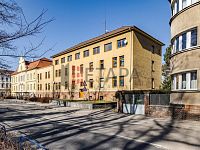 Prodej bytu 2+1 v ulici Husova ve Strakonicích. - bytový dům