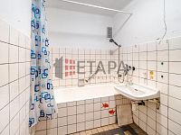 Prodej bytu 2+1 v ulici Husova ve Strakonicích. - koupelna