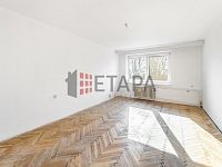 Prodej bytu 2+1 v ulici Husova ve Strakonicích. - první pokoj