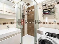 Prodej bytu 3+1 s balkónem v ulici L. M. Pařízka v Českých Budějovicích. - koupelna