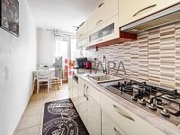 Prodej bytu 3+1 s balkónem v ulici L. M. Pařízka v Českých Budějovicích. - kuchyně