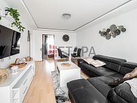 Prodej bytu 3+1 s balkónem v ulici L. M. Pařízka v Českých Budějovicích. - obývací pokoj