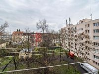 Prodej bytu 3+1 s balkónem v ulici L. M. Pařízka v Českých Budějovicích. - výhled z balkónu