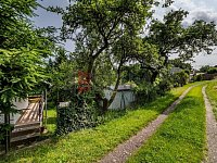 Prodej zděné chaty s velkou zahradou u Týna nad Vltavou. - přístupová cesta