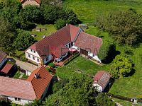 Rodinný dům s atmosférou chalupy a krásnou zahradou v Pohoří u Mirovic.
