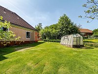 Rodinný dům s atmosférou chalupy a krásnou zahradou v Pohoří u Mirovic. - zahrada